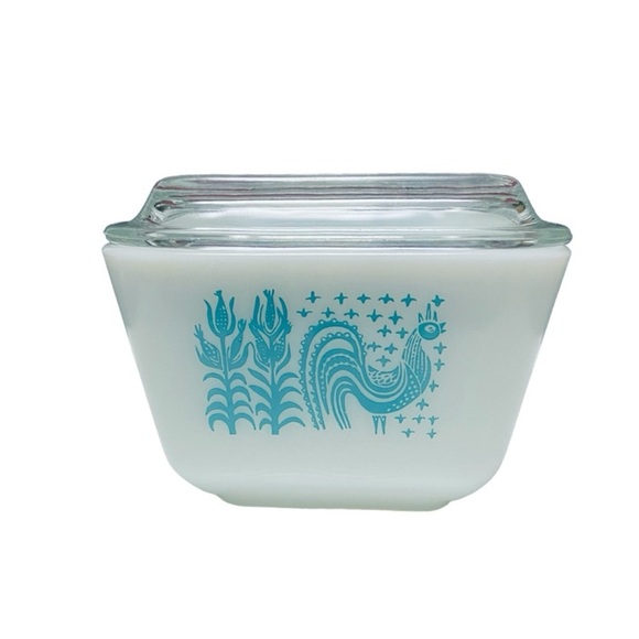 Pyrex 501 Turquoise 1 1/2 Cup Amish Butterprint Refrigerator Dish with Lid - Picture 3 of 12